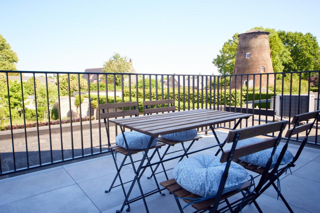 Apartment With A View And Parking Brecht Екстериор снимка